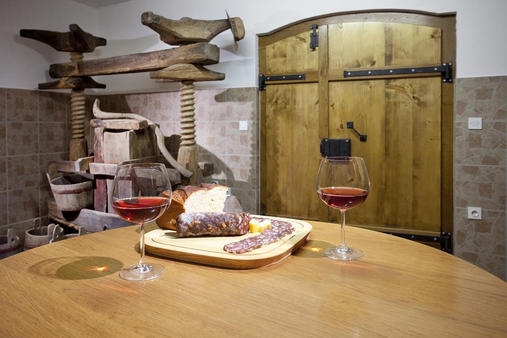 Vineyard Cottage Lustek Novo Mesto Room photo