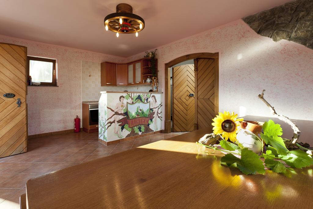 Vineyard Cottage Lustek Novo Mesto Room photo